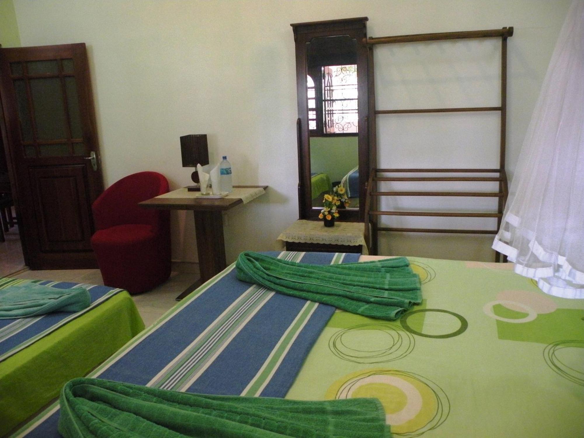 Henderson Airport Residence Negombo Pokój zdjęcie