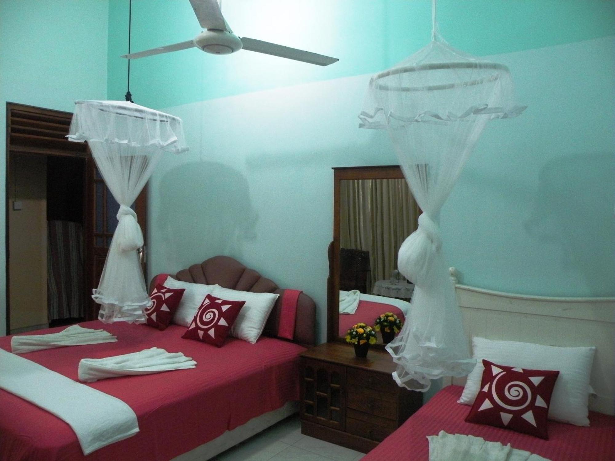 Henderson Airport Residence Negombo Pokój zdjęcie
