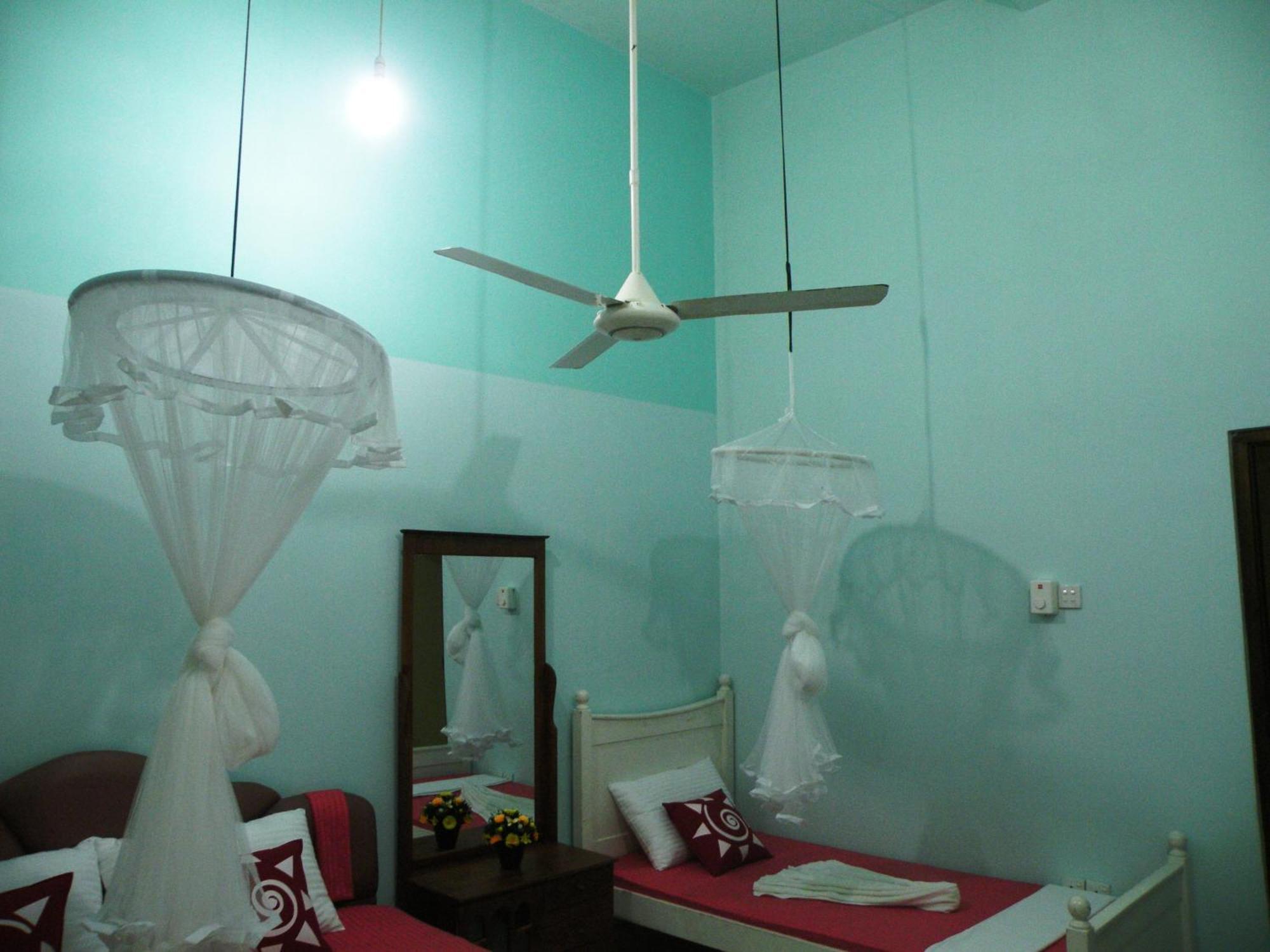Henderson Airport Residence Negombo Pokój zdjęcie