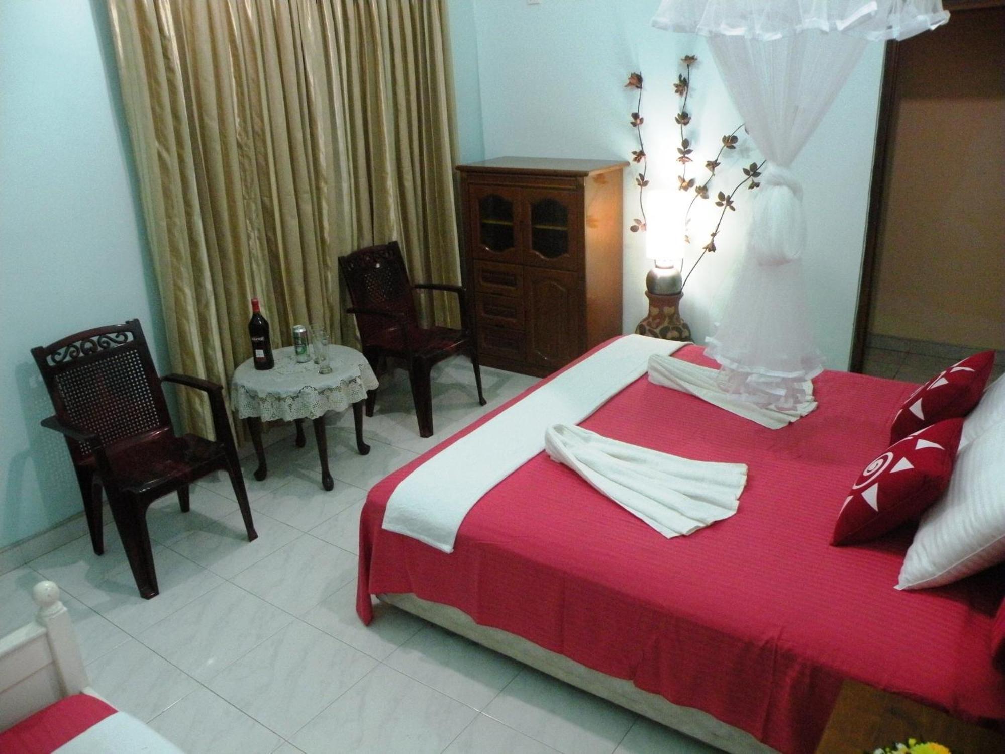 Henderson Airport Residence Negombo Pokój zdjęcie